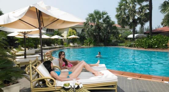 «Zuri white resort»