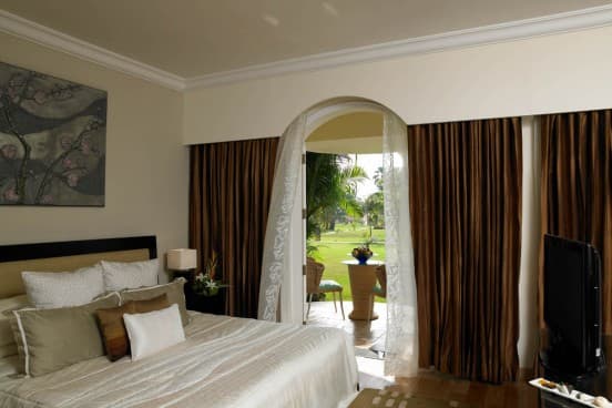 «Zuri white resort»