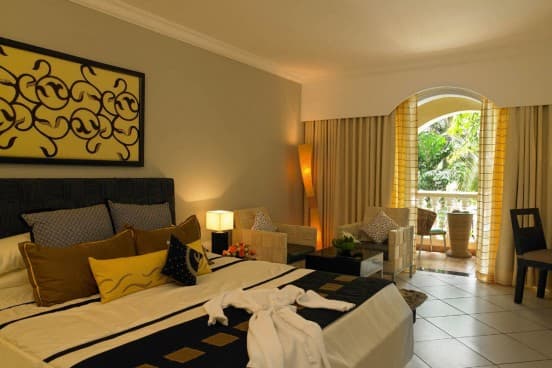 «Zuri white resort»