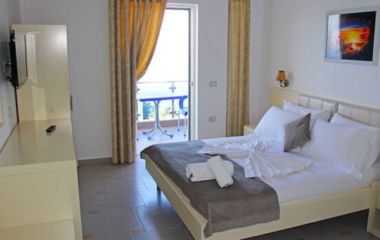 ALER HOLIDAY INN SARANDA